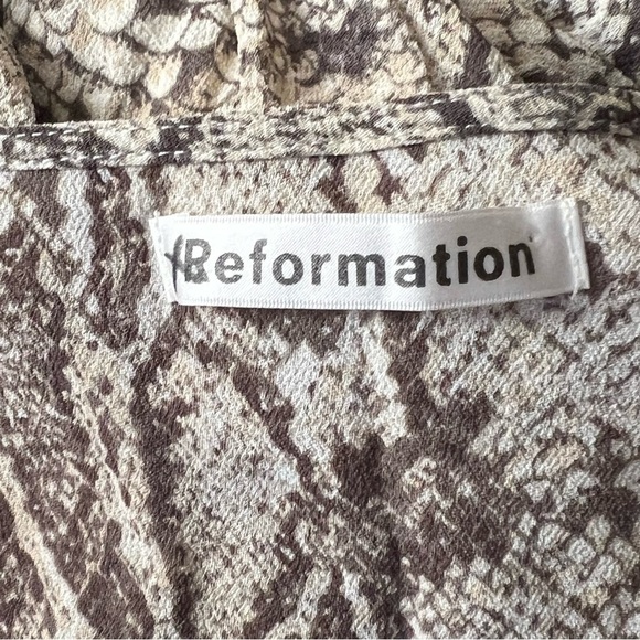 REFORMATION Crepe Snake Print Ruched Short Sleeve V-Neck Wrap Waist Mini Dress S - Picture 7 of 9